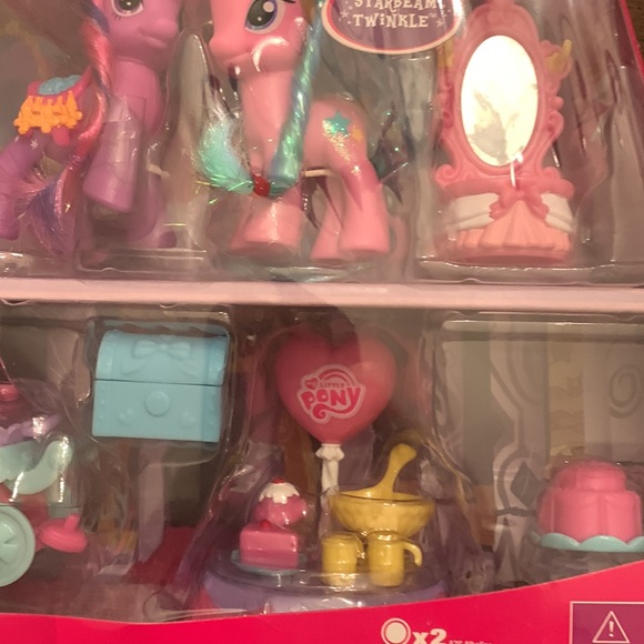 My Little Pony 25 piece Play Set 2011 - Picture 7 of 7